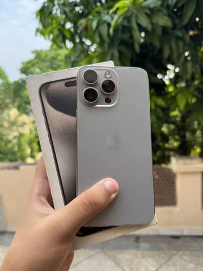 iPhone 15 Pro Max 256 GB with Box