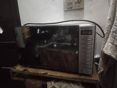 microwave oven