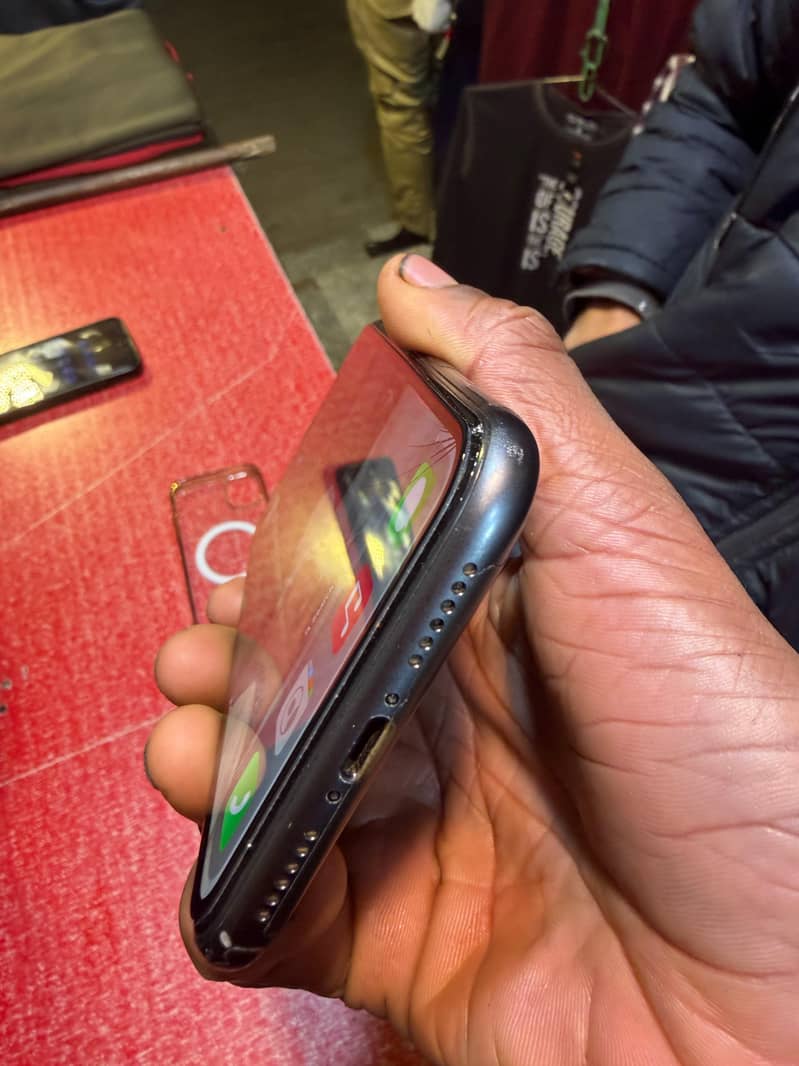 Apple iPhone 11 0