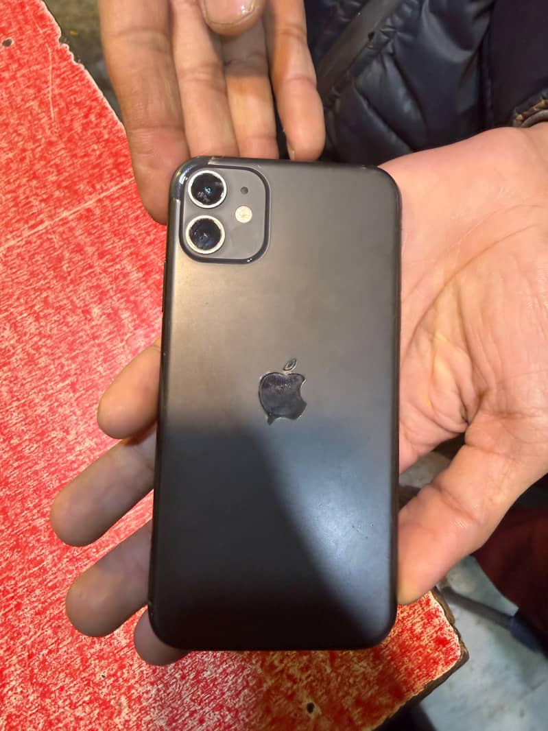 Apple iPhone 11 4