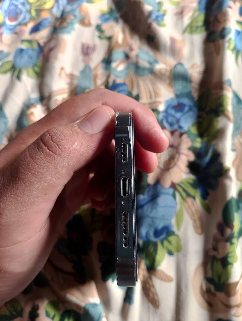 Apple iPhone 13 Pro Max 4