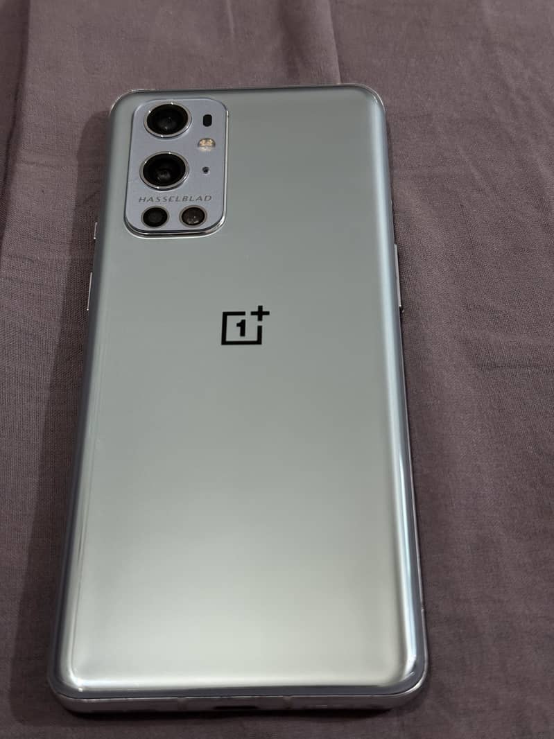 One Plus 9 Pro 6