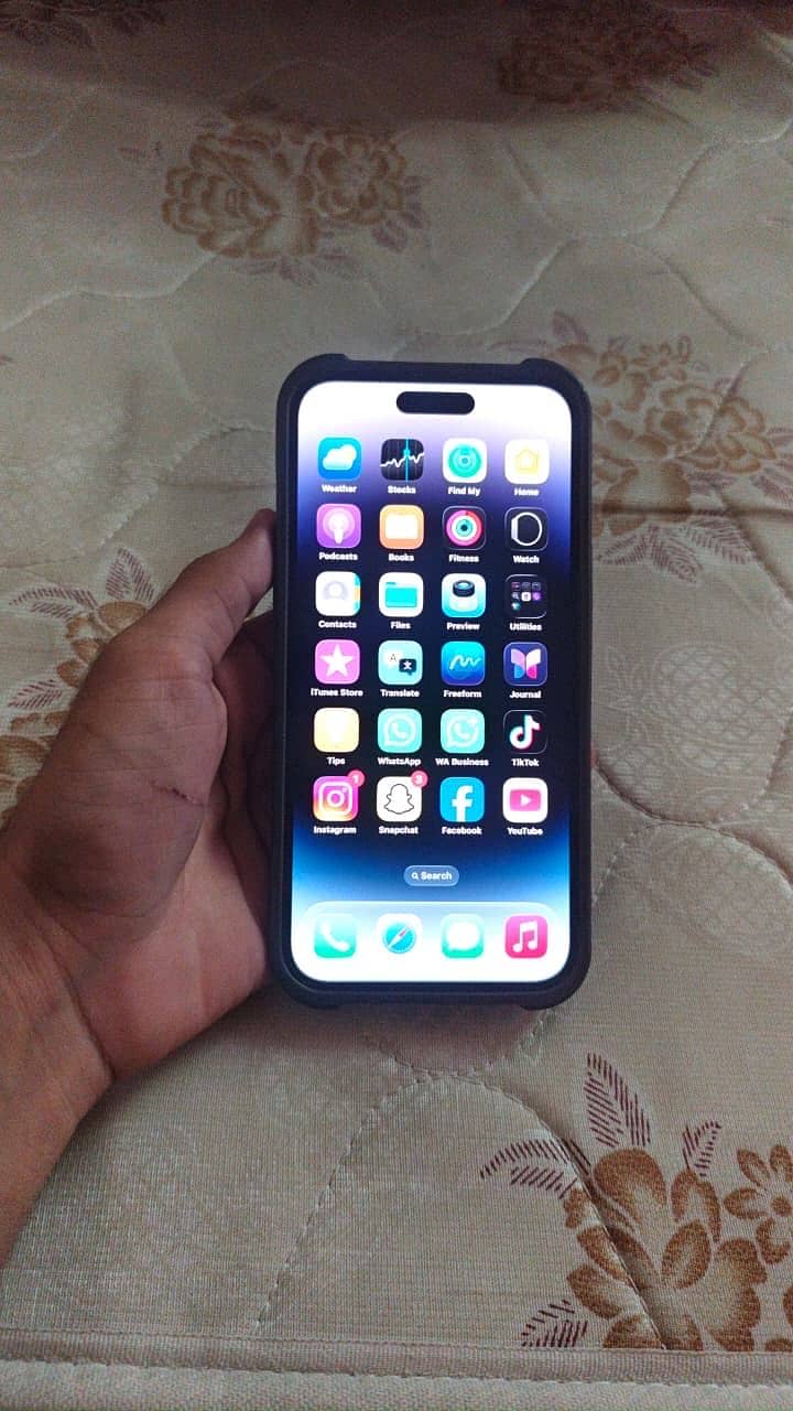 Apple iPhone 14 Pro Max 1