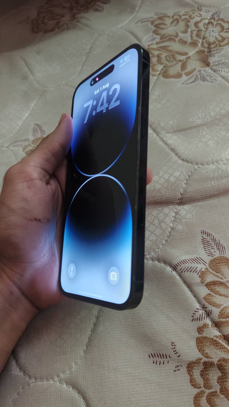 Apple iPhone 14 Pro Max 4