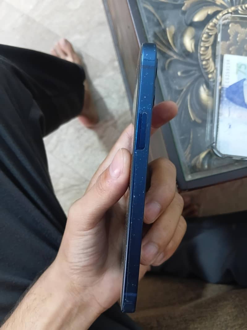 Apple iPhone 12 1
