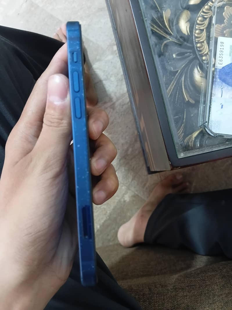 Apple iPhone 12 3