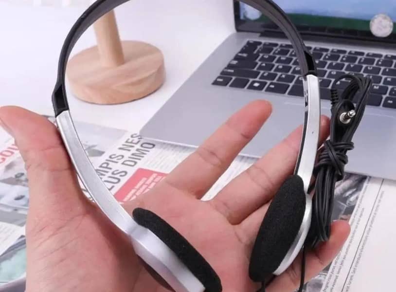 headphone 0