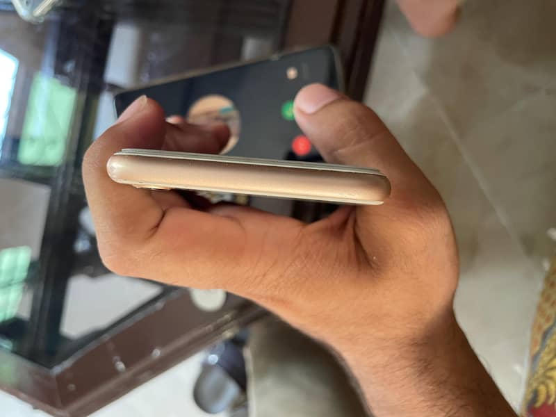 Apple iPhone 8 3