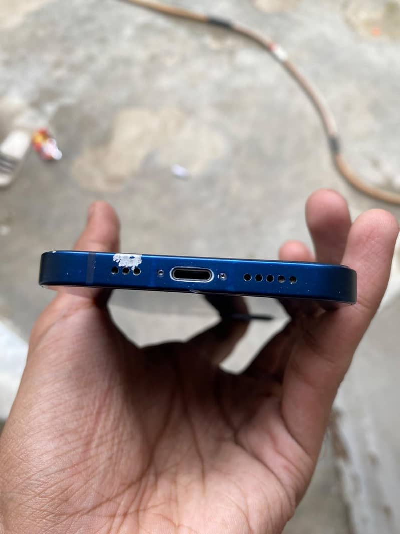 Apple iPhone 12 3