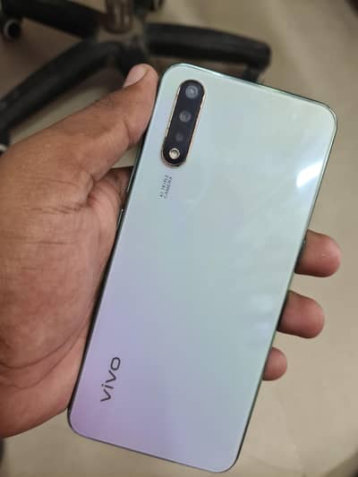 Vivo S1