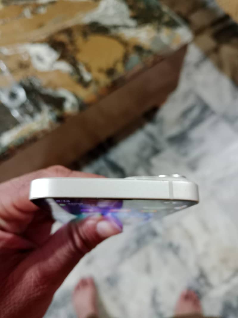 Apple iPhone 14 4