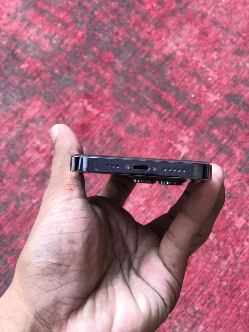 Apple iPhone 14 Pro 1