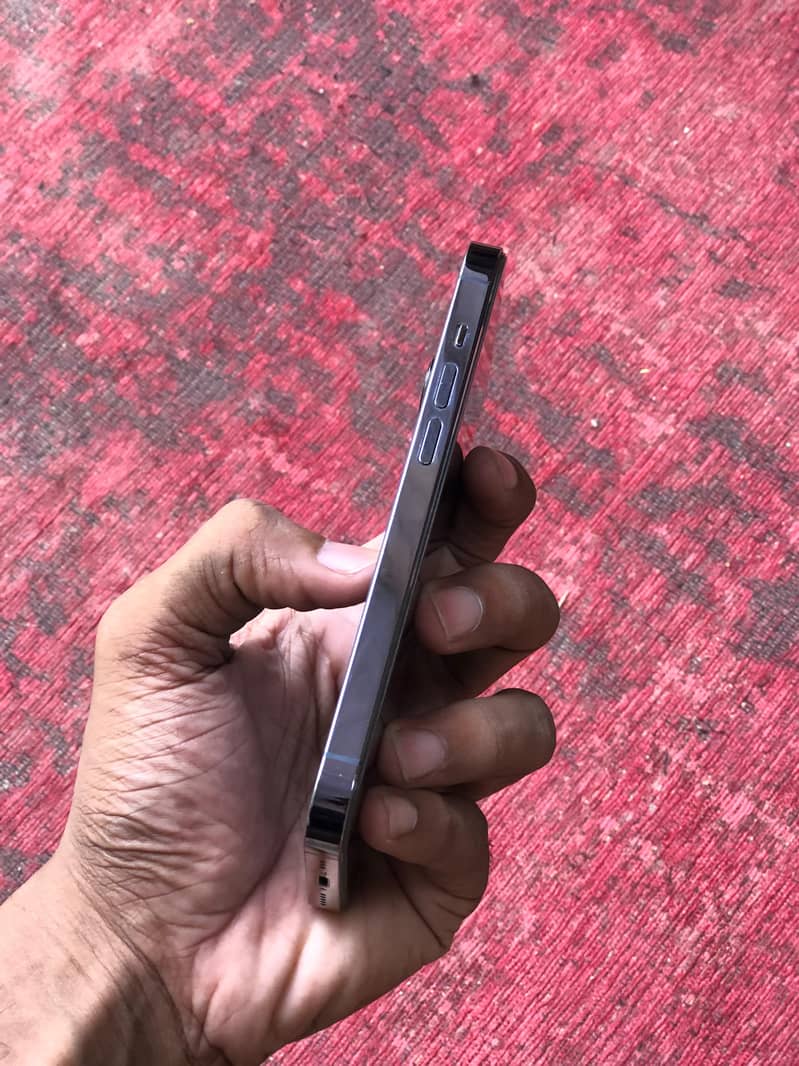 Apple iPhone 14 Pro 4
