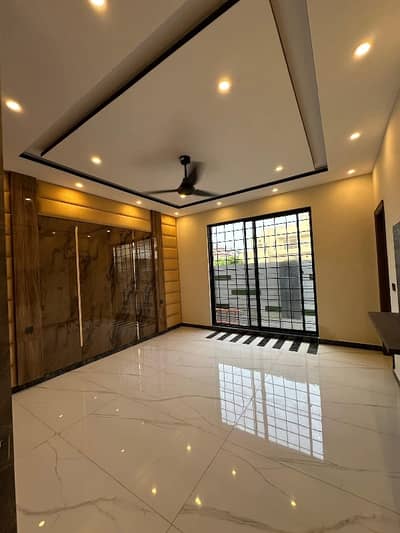 PCSIR Phase 2 1 Kanal Upper Available For Rent