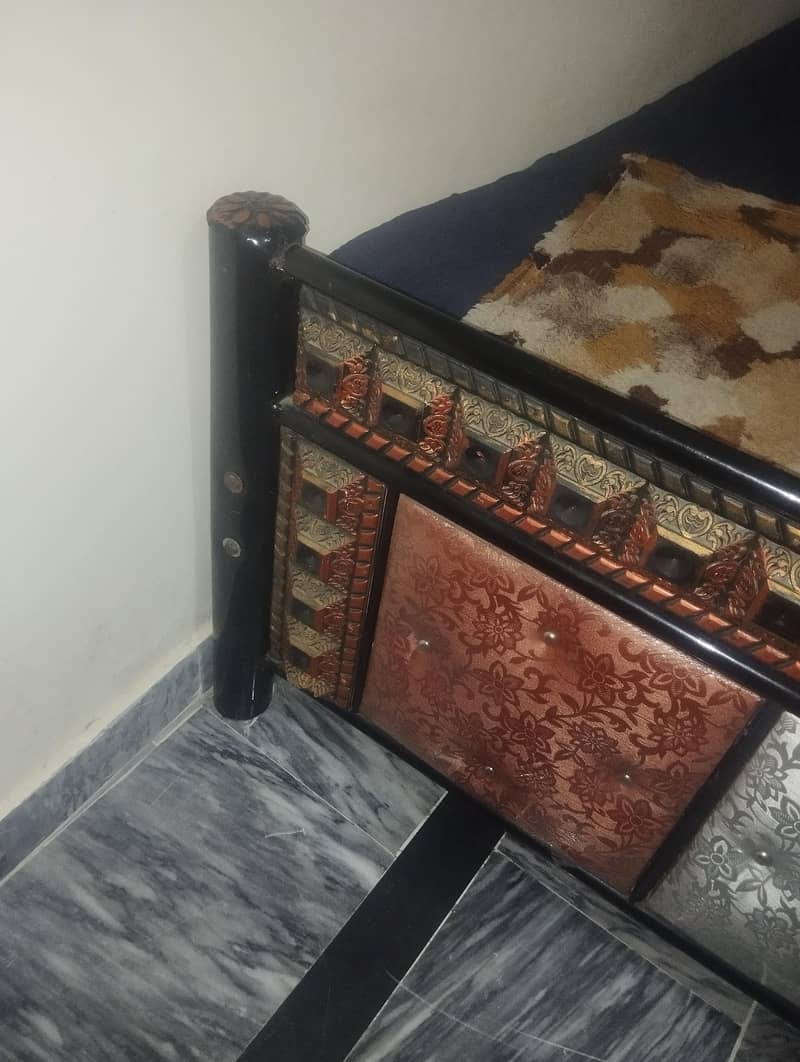 bed . 6