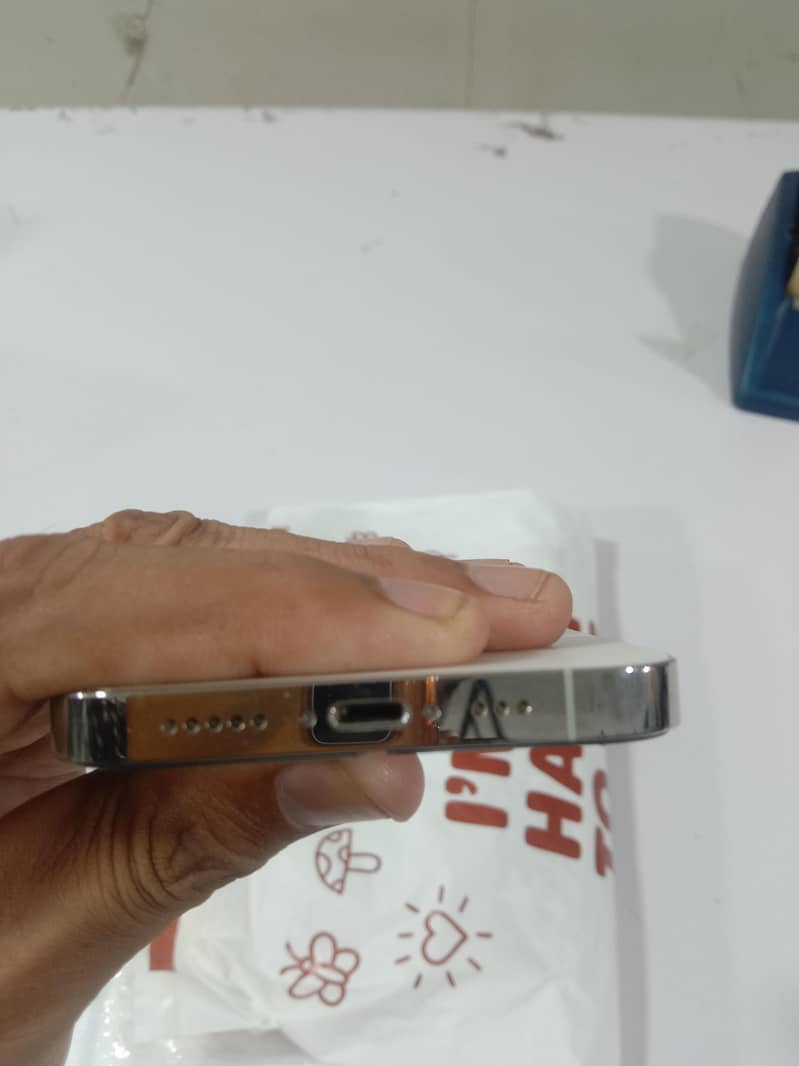 Apple iPhone 13 Pro 4