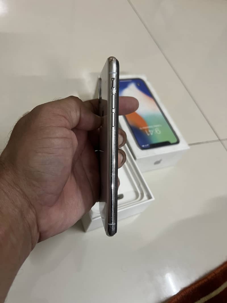Apple iPhone X 5