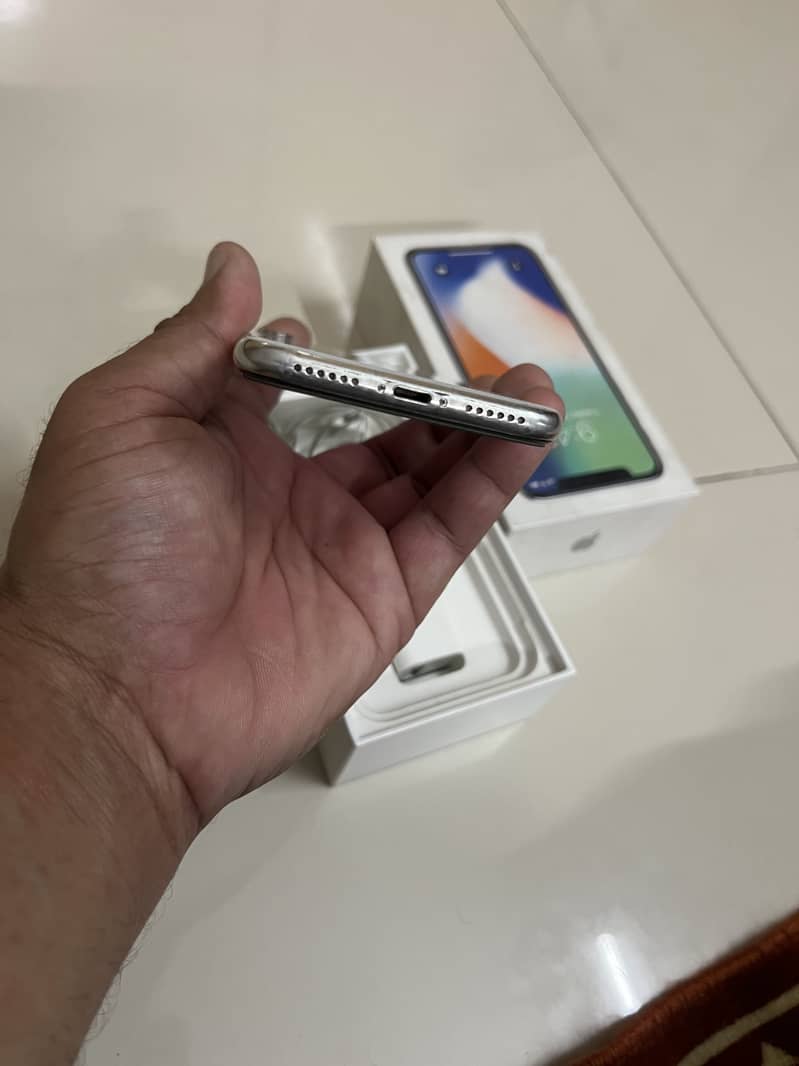 Apple iPhone X 6