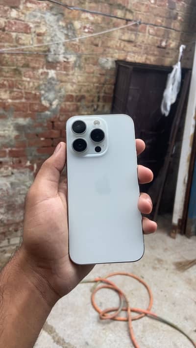 Apple iPhone 15 Pro