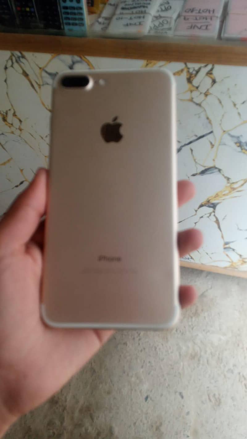 Apple iPhone 7 Plus 2