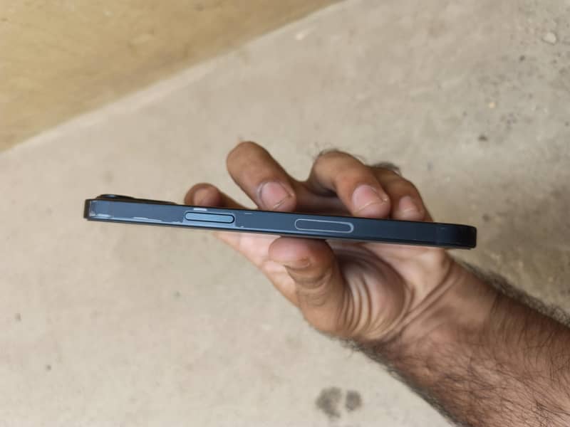 Apple iPhone 13 6
