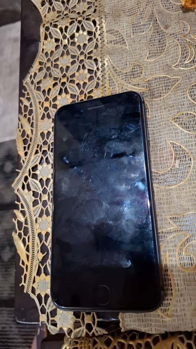 Apple iPhone 8 1