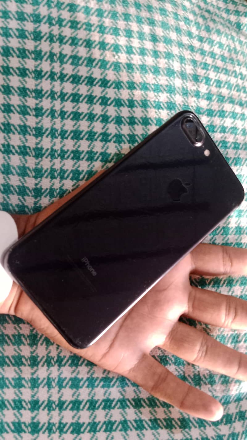 Apple iPhone 7 Plus 0