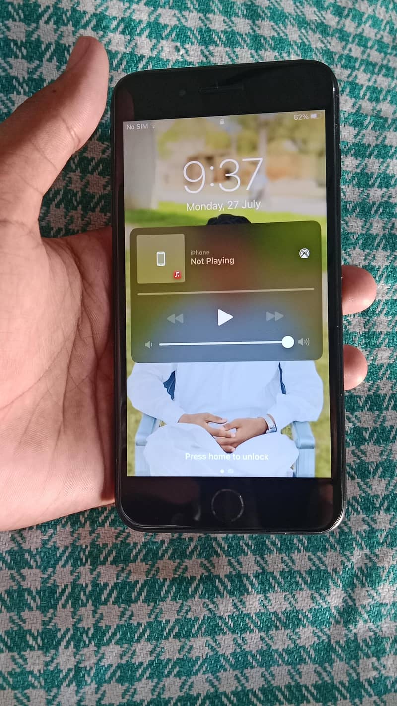Apple iPhone 7 Plus 1