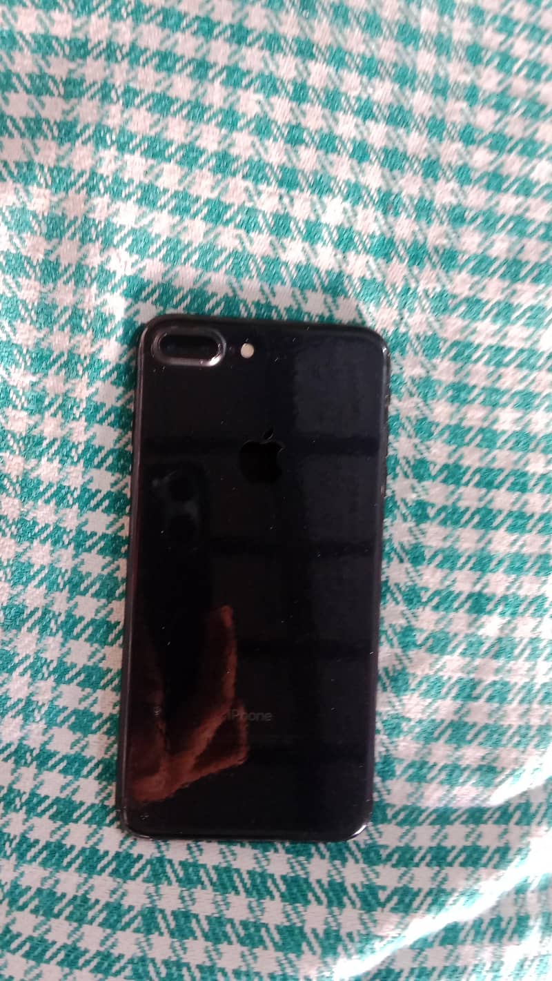 Apple iPhone 7 Plus 6