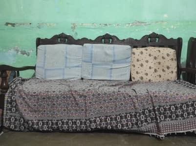 Antique design sofa set