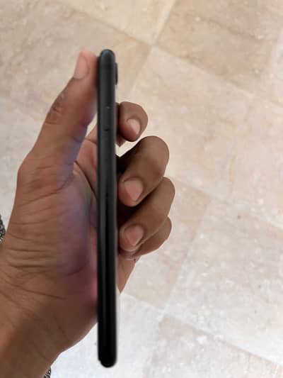 Apple iPhone SE