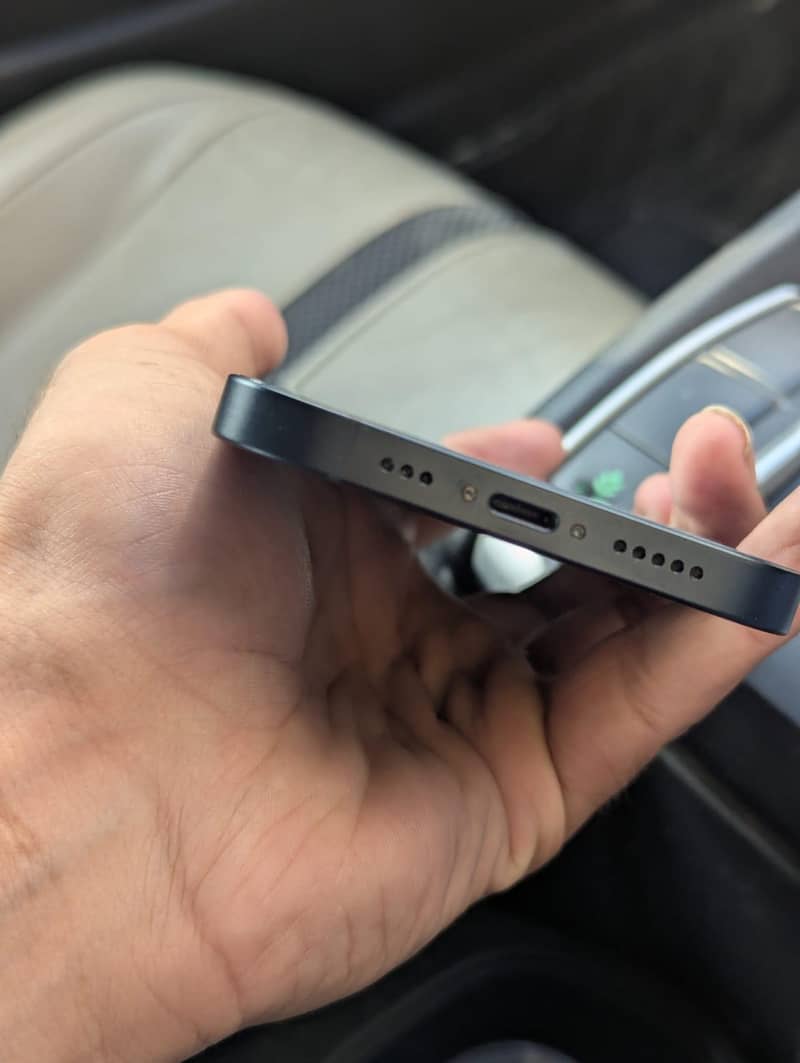 Apple iPhone 13 2
