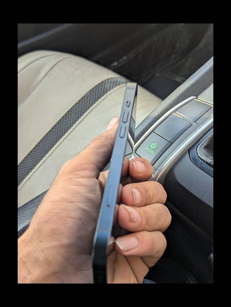 Apple iPhone 13 5