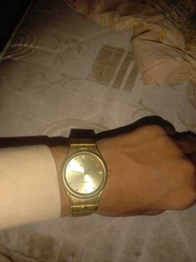 Mean golden chain watch sauide used Multan