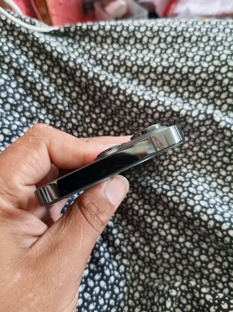 Apple iPhone 14 Pro 2