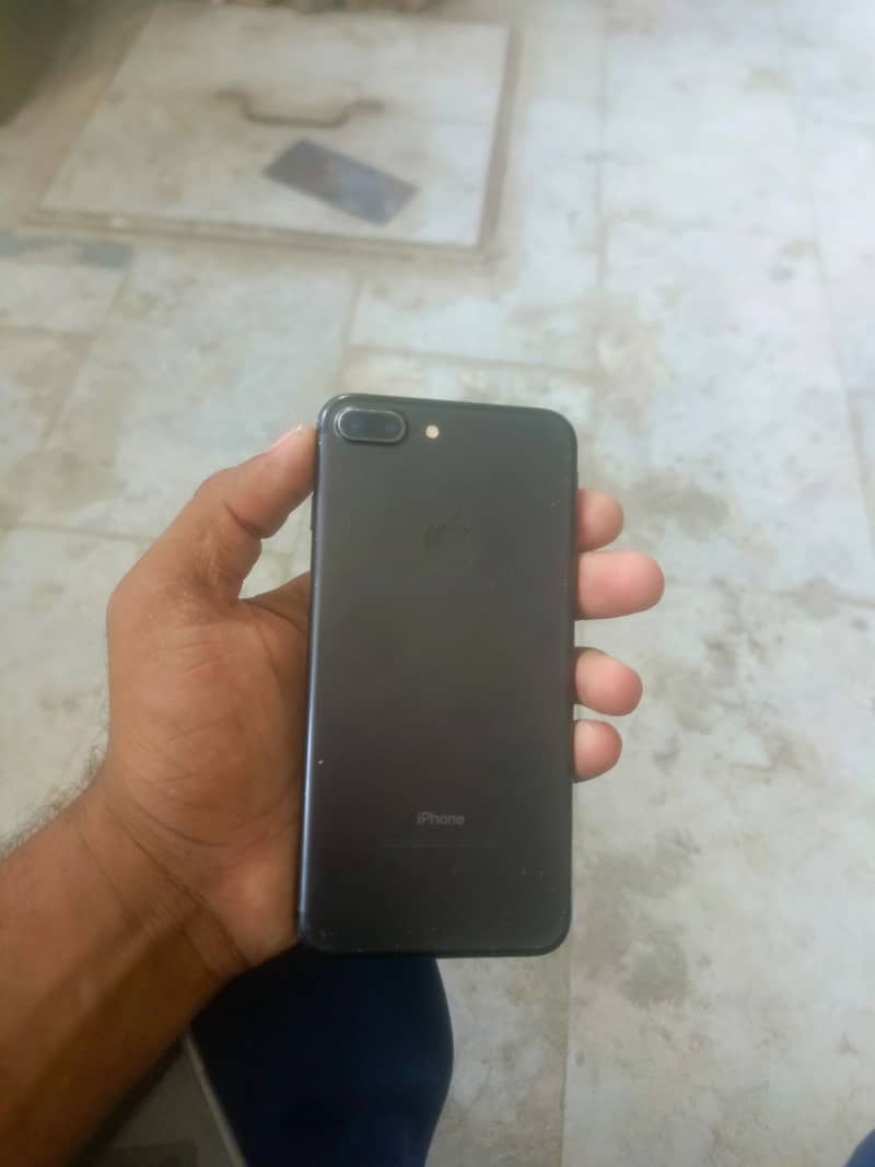 Apple iPhone 7 Plus 1