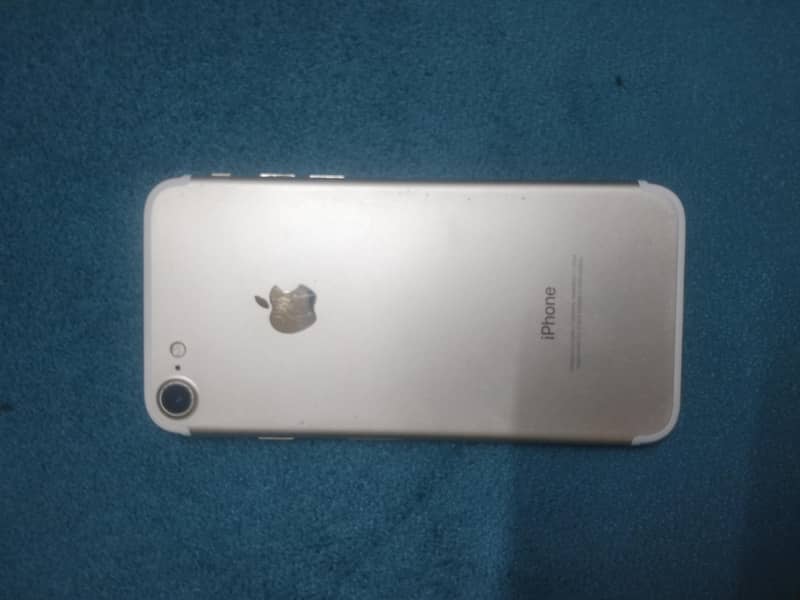 Apple iPhone 7 0