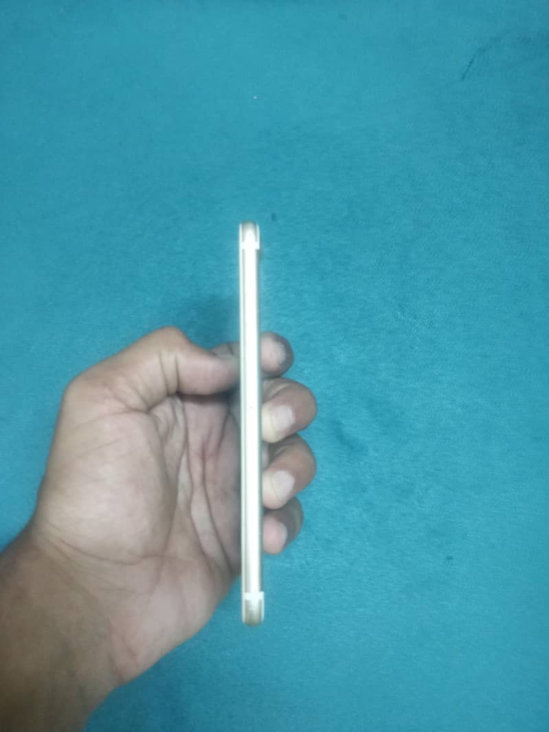 Apple iPhone 7 3
