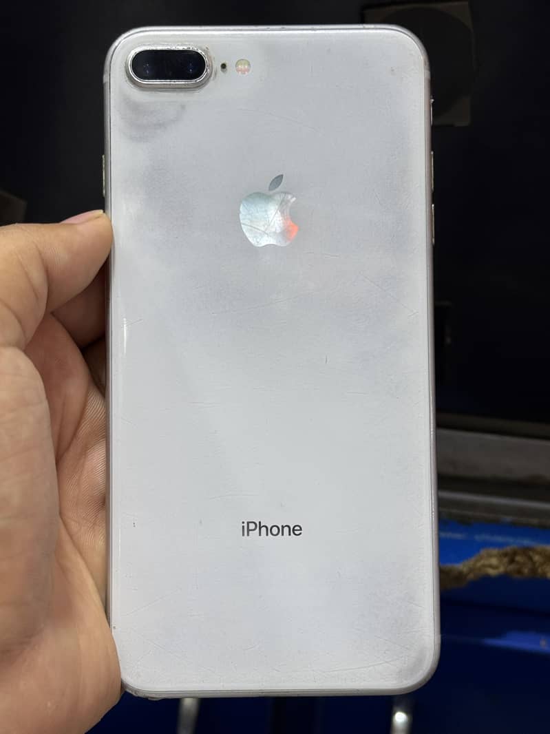 Apple iPhone 8 Plus 5