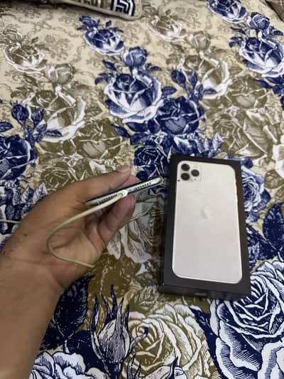Apple iPhone 11 Pro Max 256gb duel PTA approved with box