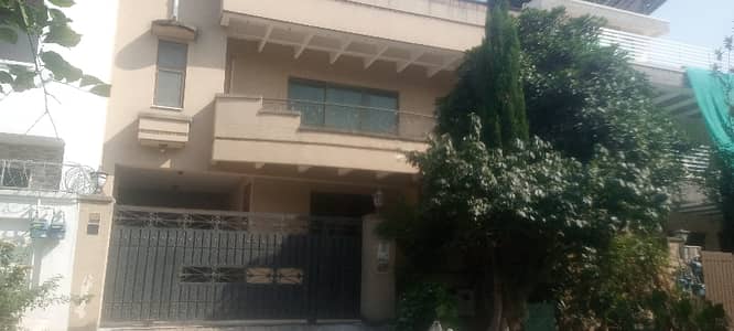 I-8 Beautiful Ground Portion For Rent