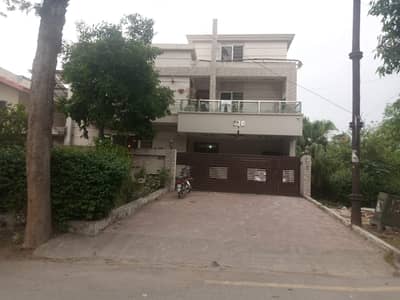 I-8 Beautiful Near Kachnar Park Full House For Rent