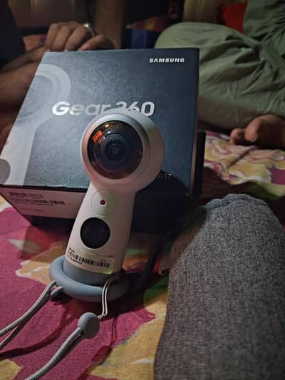 Samsung Gear 360 VR Camera (2017) with Box – Excellent Condition