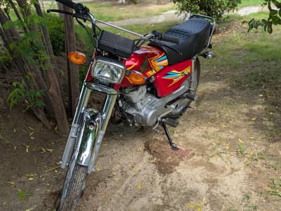 Honda bike for sell contect 03170480752