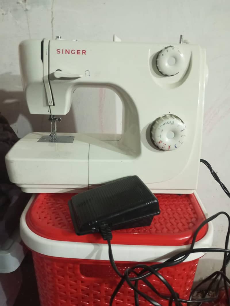 Singer Sewing machine 0