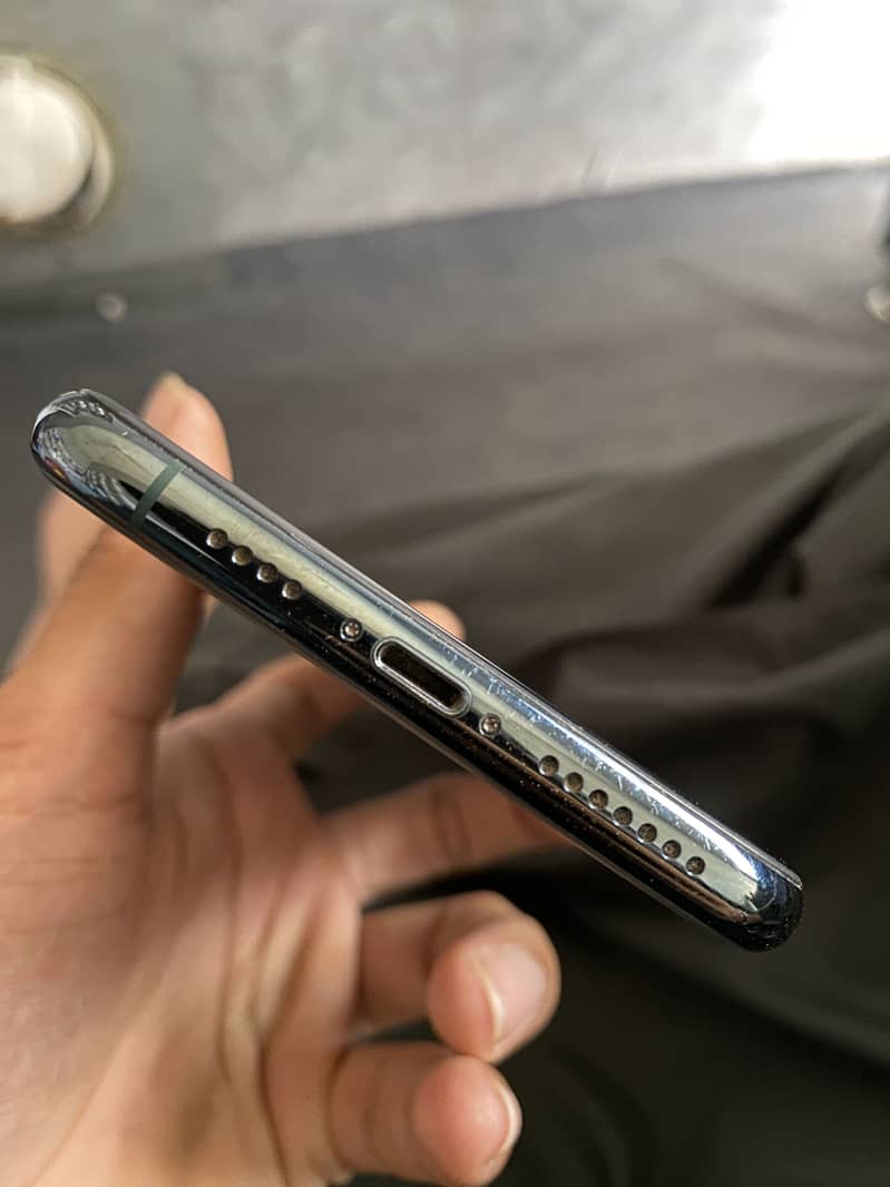 Apple iPhone 11 Pro Max 1