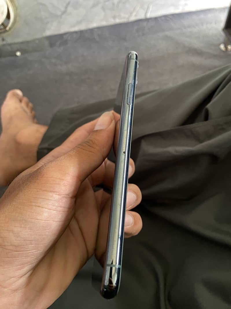 Apple iPhone 11 Pro Max 3