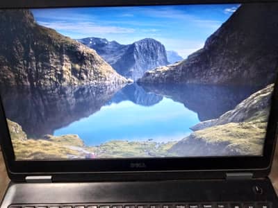 Dell Latitude E5570 Laptop
