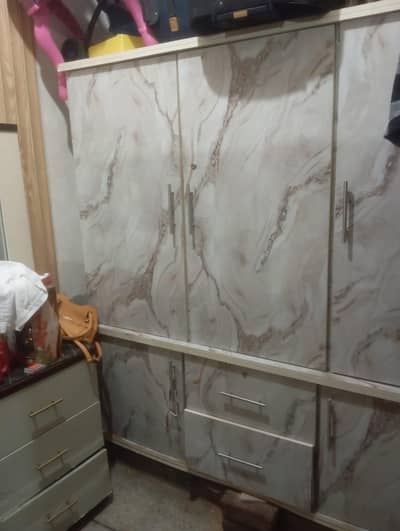 3 door Almirah for sale