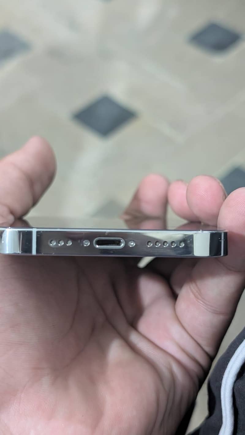 Apple iPhone 13 Pro 1